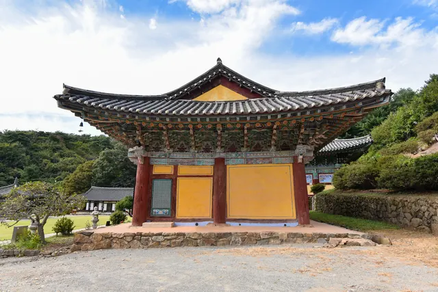 세종 비암사 극락보전