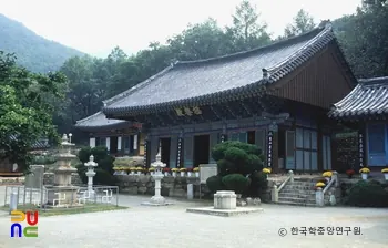 용연사 극락전
