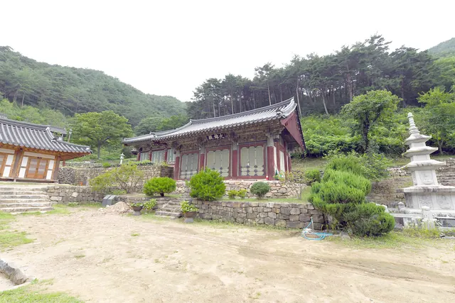 영덕 장육사 대웅전 벽화
