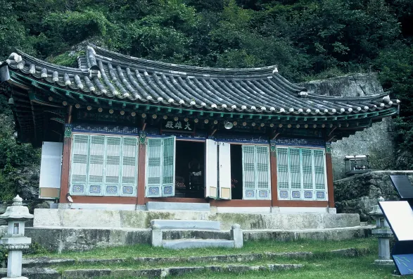 만일사 법당