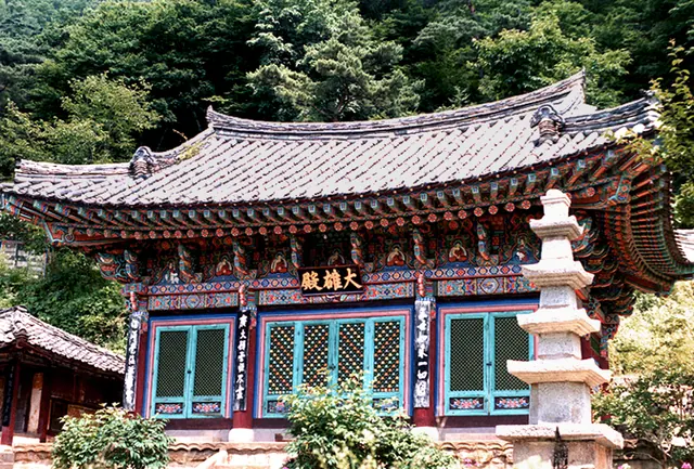 함안 장춘사 대웅전