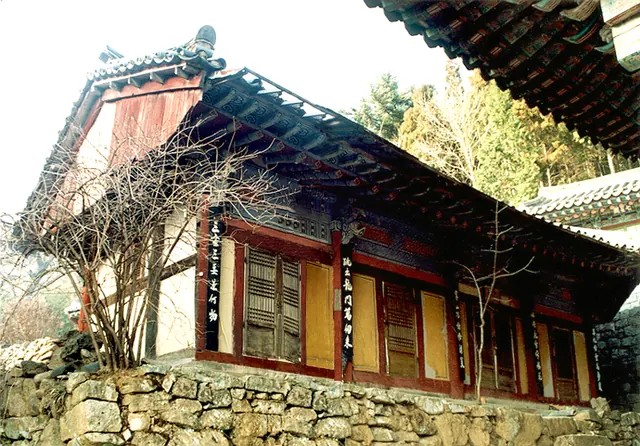 남해 용문사 명부전